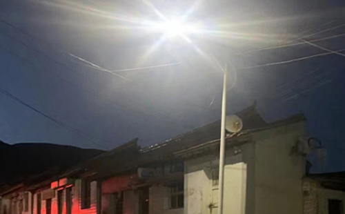 农村院子里最适合的同仁太阳能路灯亮度与安装要点